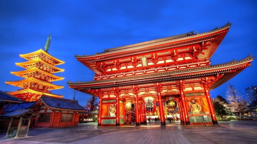 Đền Asakusa Kannon hay còn gọi là Sensoji là địa điểm hấp dẫn trong tour Nhật Bản mùa thu